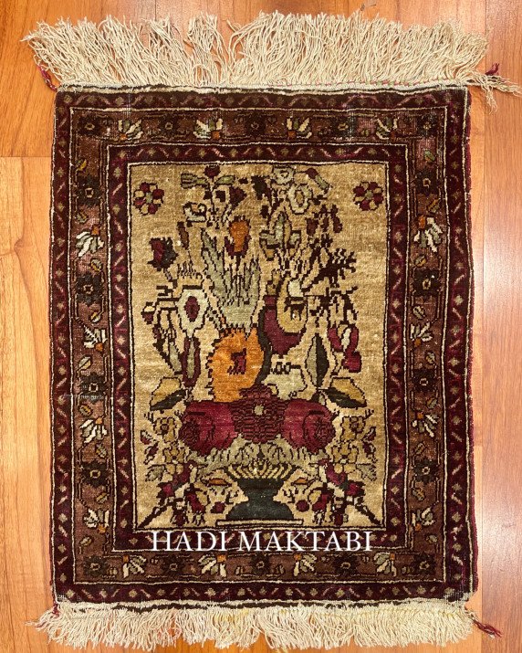THE SMALLEST SILK MOHTASHAM